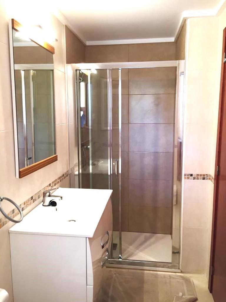 Spacious 3 Bedroom 2 Bathroom Apartment - Puerto Marina Complex 로스알카자레스 외부 사진