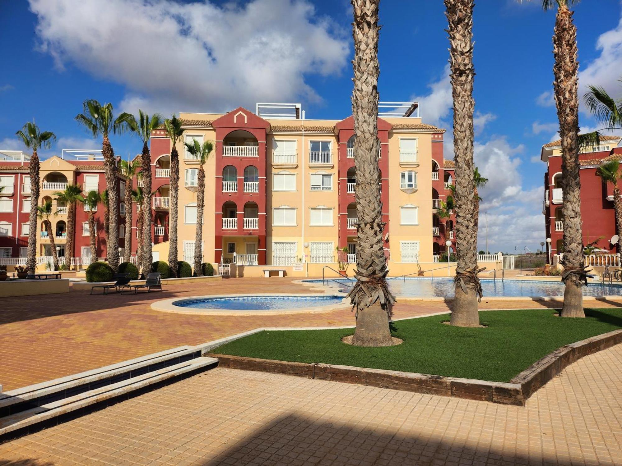 Spacious 3 Bedroom 2 Bathroom Apartment - Puerto Marina Complex 로스알카자레스 외부 사진